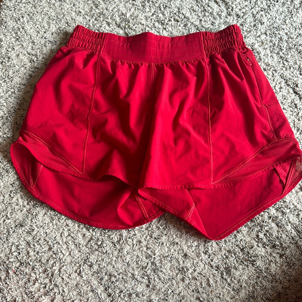 Lululemon high rise hotty hot short 4 inch